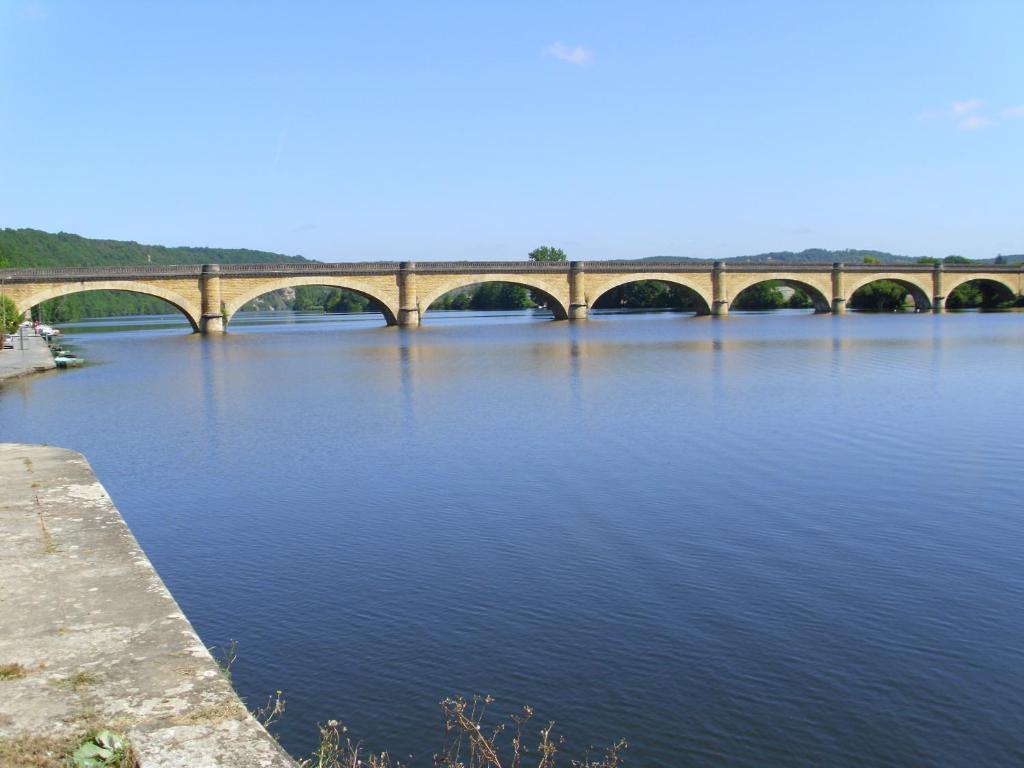 ホテルLe Barrage Mauzac-et-Grand-Castang エクステリア 写真
