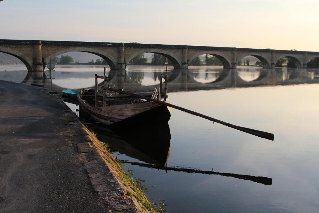 ホテルLe Barrage Mauzac-et-Grand-Castang エクステリア 写真